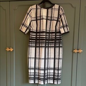 Taylor for A Pea In The Pod Size Medium